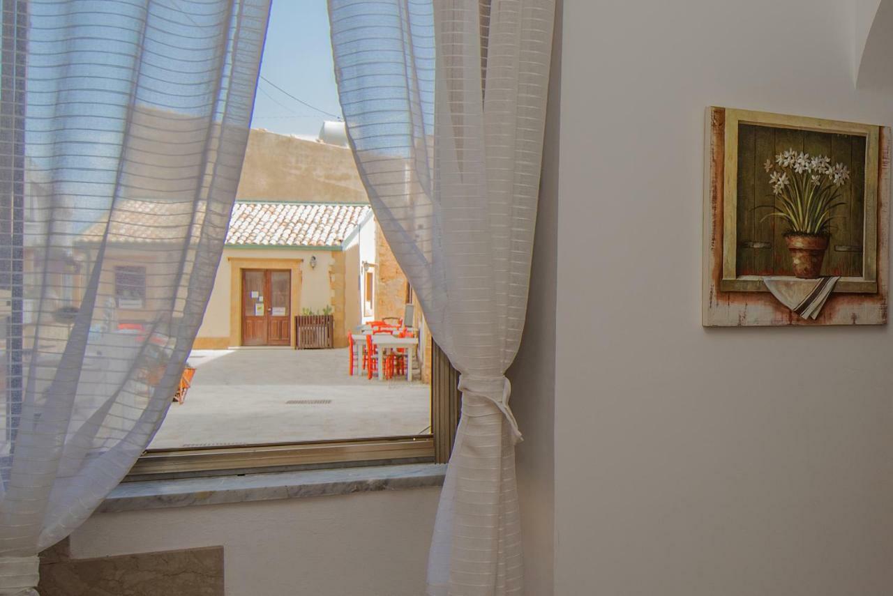 Un Affaccio Sul Borgo Apartment Marzamemi Exterior photo